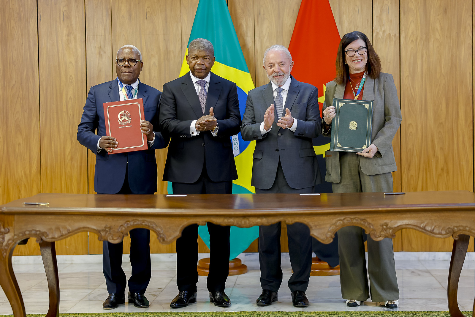 23.05.2025 - Cerimônia de assinatura de atos
