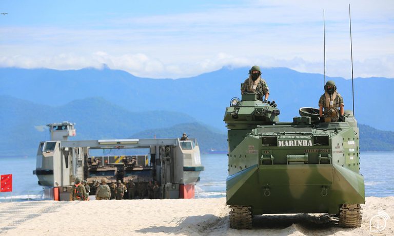 Fuzileiros Navais Brics.jpg