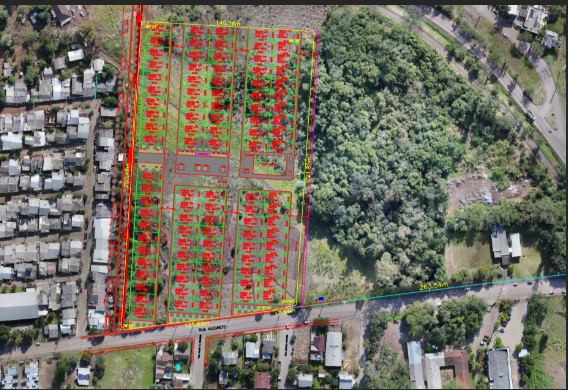 Vista aérea do terreno em Encantado, no RS, com indicação dos futuros lotes.