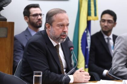 Brasil quer fim dos gastos socioambientais de Itaipu a partir de 2027, diz ministro